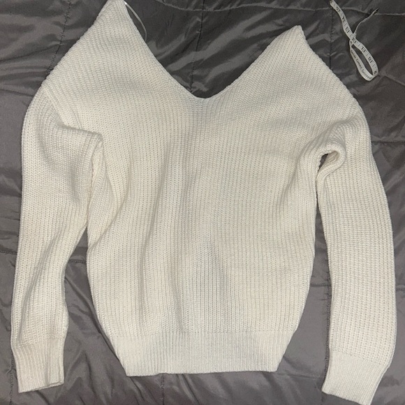 Knot back sweater - Picture 1 of 4